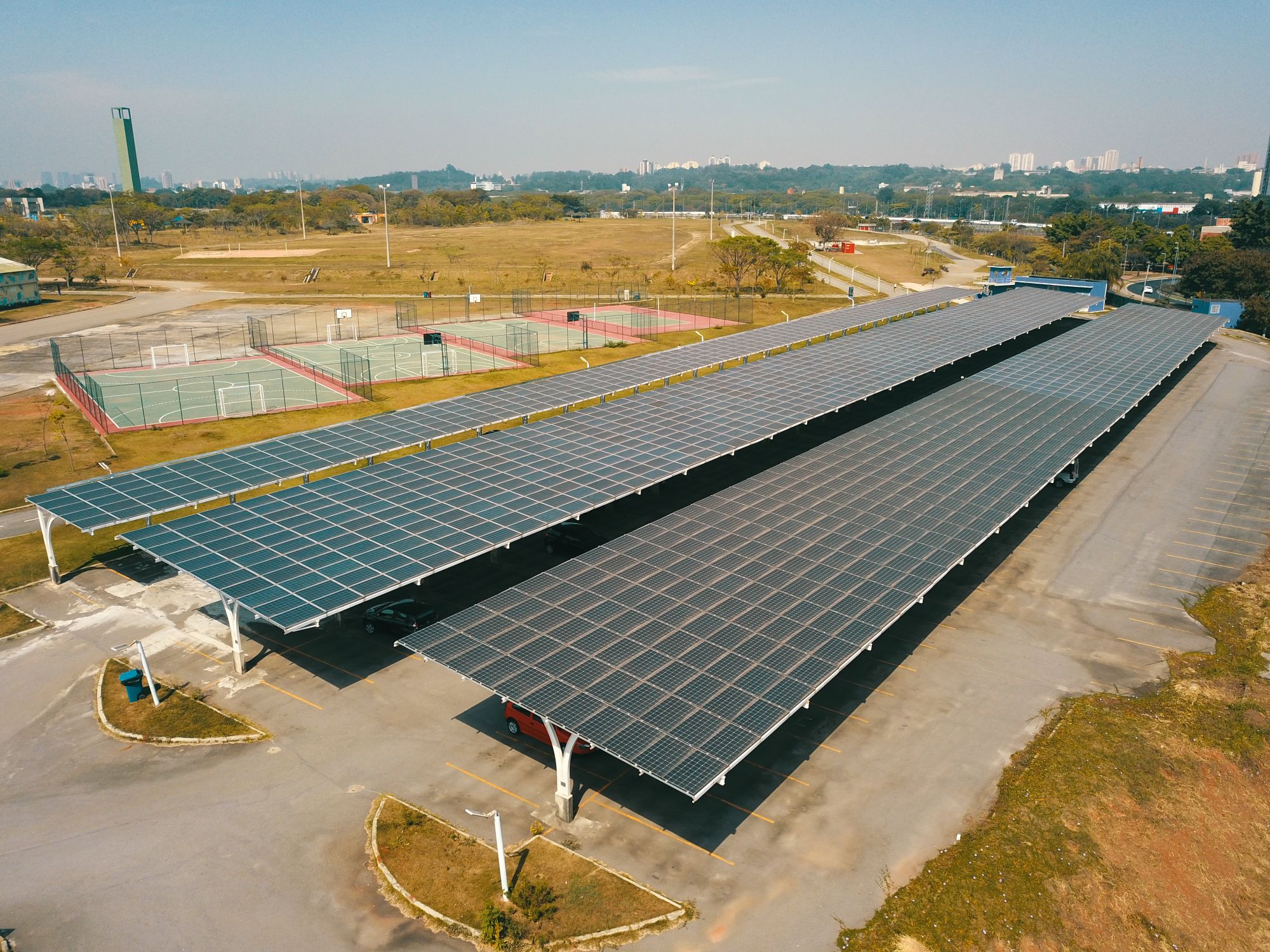 découvrez les avantages des photovoltaïques urbains : une solution durable pour produire de l'énergie propre en milieu urbain, réduire votre empreinte carbone et optimiser l'utilisation des espaces disponibles. explorez comment intégrer ces technologies innovantes dans votre ville pour un avenir plus vert.