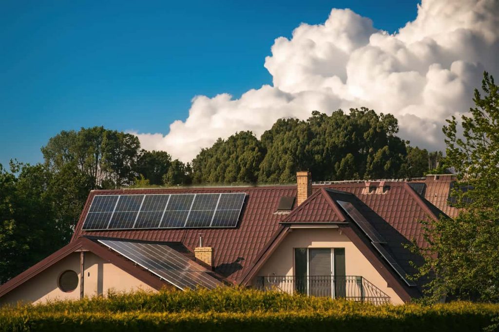 découvrez tout ce qu'il faut savoir sur la prime photovoltaïque : un dispositif d'aide financière pour encourager l'installation de panneaux solaires. profitez des avantages fiscaux, des économies d'énergie et d'une transition vers des sources d'énergie renouvelable. informez-vous sur les conditions d'éligibilité et les démarches à suivre pour bénéficier de cette prime.