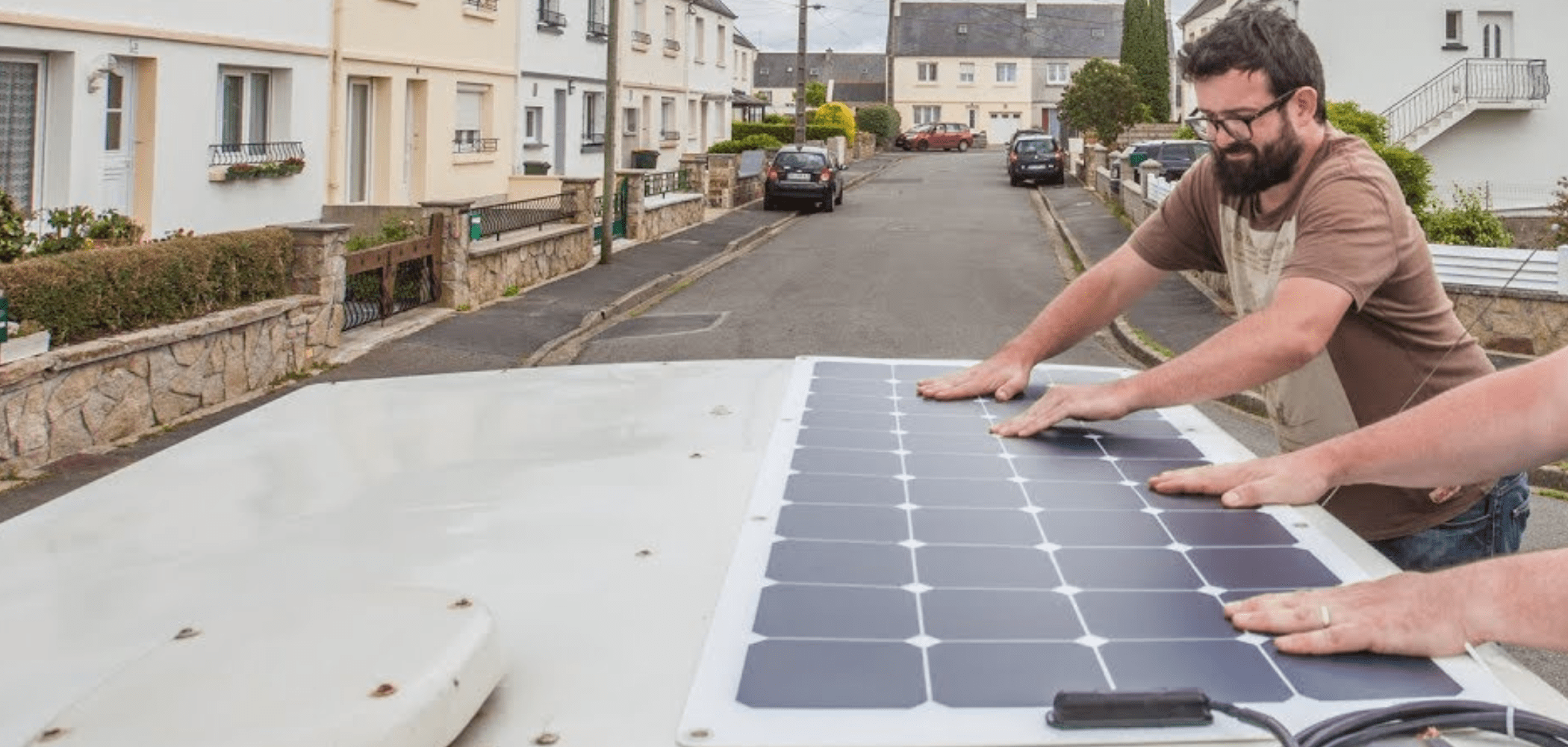 découvrez la puissance des panneaux solaires pour camping-car : optimisez votre autonomie énergétique lors de vos voyages. apprenez à choisir le bon équipement pour profiter pleinement de la nature tout en préservant votre confort.