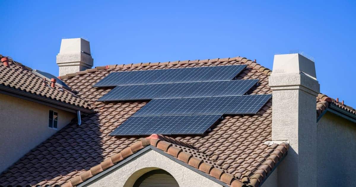 découvrez comment optimiser la surface de vos panneaux solaires pour maximiser l'énergie récoltée dans votre maison. apprenez les meilleures pratiques et conseils pour tirer le meilleur parti de votre installation solaire.