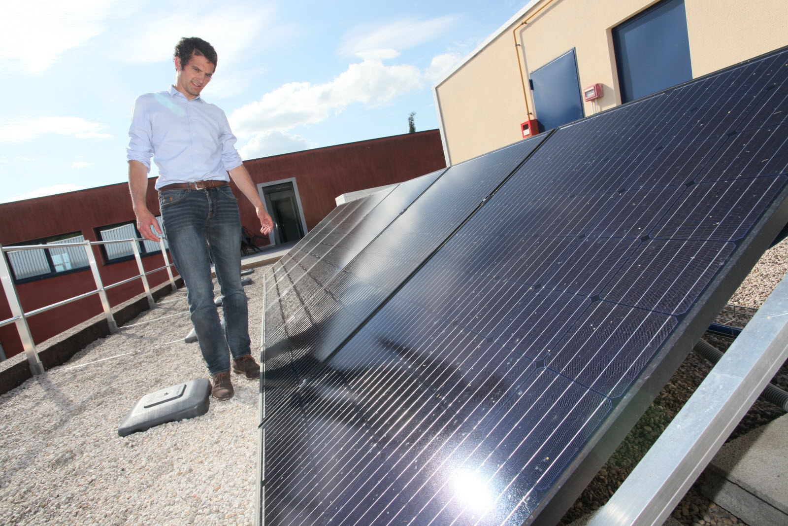 découvrez des témoignages inspirants sur les aides photovoltaïques. apprenez comment ces subventions et soutiens financiers ont permis à des particuliers et des entreprises de bénéficier de l'énergie solaire, tout en réduisant leurs factures et en contribuant à la transition énergétique.