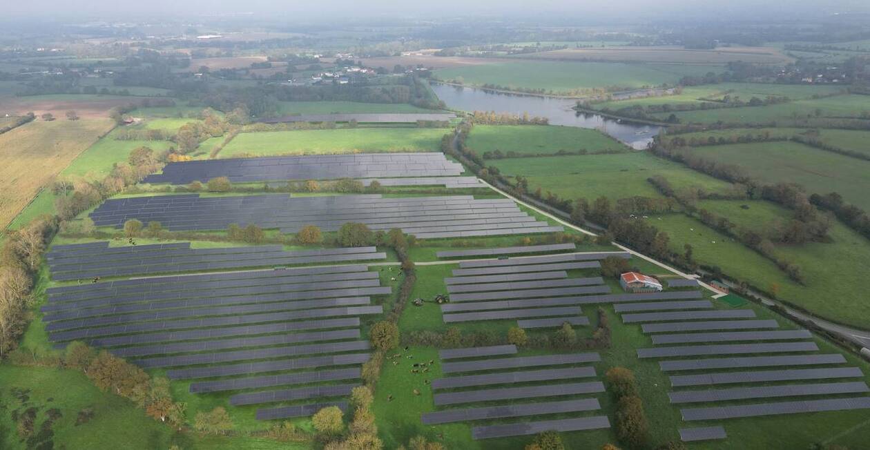 découvrez l'agrivoltaïsme en vendée, une innovation alliant agriculture durable et énergie solaire. explorez comment cette pratique écoresponsable favorise la production agricole tout en préservant l'environnement. informez-vous sur les projets locaux et les bénéfices pour les agriculteurs et la communauté.