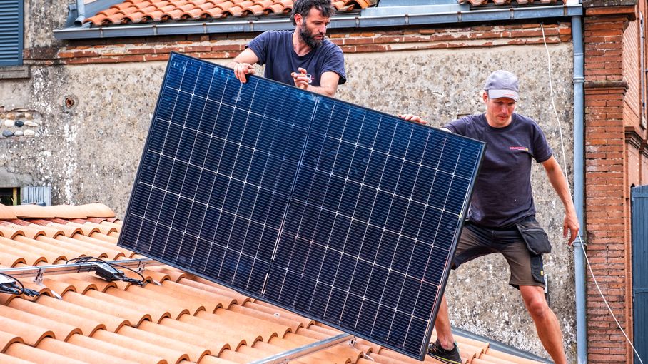découvrez les limites des aides financières pour les installations photovoltaïques. dans cet article, nous analysons les déceptions rencontrées par les consommateurs face aux subventions et aux promesses de rentabilité, tout en offrant des conseils pour optimiser votre investissement énergétique.