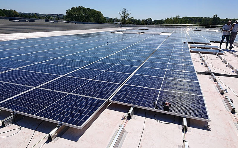 découvrez les défis photovoltaïques rencontrés dans l'adoption de l'énergie solaire. analysez les obstacles techniques, économiques et environnementaux qui impactent le développement des technologies photovoltaïques, et explorez les solutions innovantes pour optimiser l'efficacité et la durabilité de cette source d'énergie renouvelable.