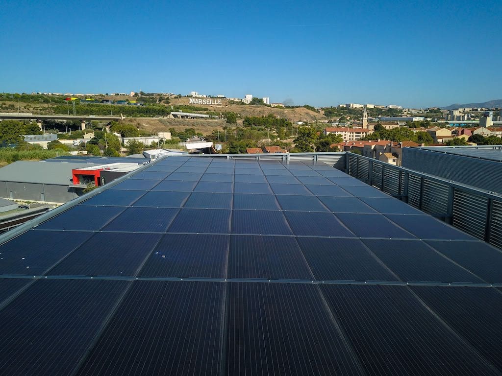 découvrez les différentes dimensions des panneaux solaires disponibles sur le marché pour optimiser votre installation photovoltaïque. apprenez comment choisir la taille adaptée à vos besoins énergétiques et à votre espace disponible.