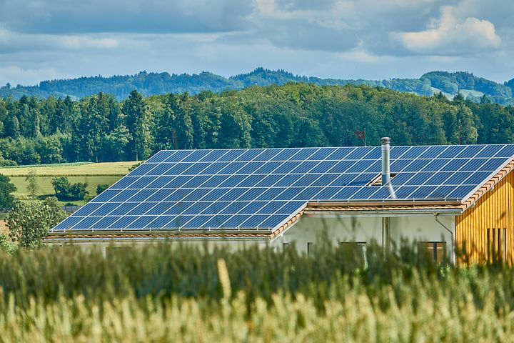 découvrez comment les panneaux solaires peuvent transformer votre consommation d'énergie et réduire vos factures. explorez les avantages économiques de l'énergie solaire, les aides financières disponibles et les tendances du marché pour maximiser votre investissement écologique.