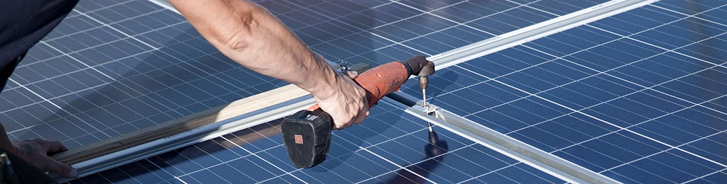 découvrez notre guide complet pour l'installation de panneaux solaires. apprenez étape par étape comment optimiser votre espace, choisir le bon matériel et bénéficier d'une énergie renouvelable tout en réduisant votre facture d'électricité.