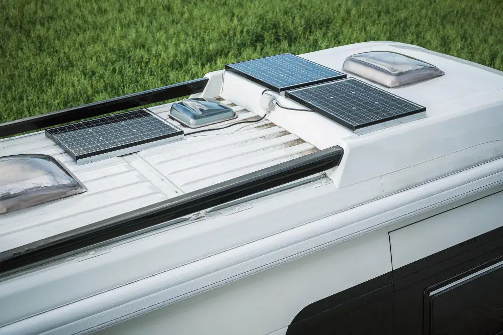 découvrez notre guide complet sur les panneaux solaires pour camping-car. apprenez à choisir, installer et profiter d'une autonomie énergétique lors de vos voyages. idéal pour les professionnels et les amateurs d'aventures en plein air.