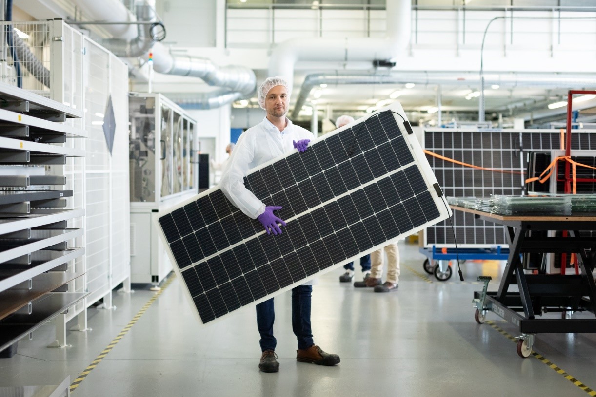 découvrez comment l'impact des installations photovoltaïques transforme le secteur immobilier en améliorant la durabilité, en réduisant les coûts énergétiques et en augmentant la valeur des biens. adoptez une approche écoresponsable pour maximiser votre investissement.