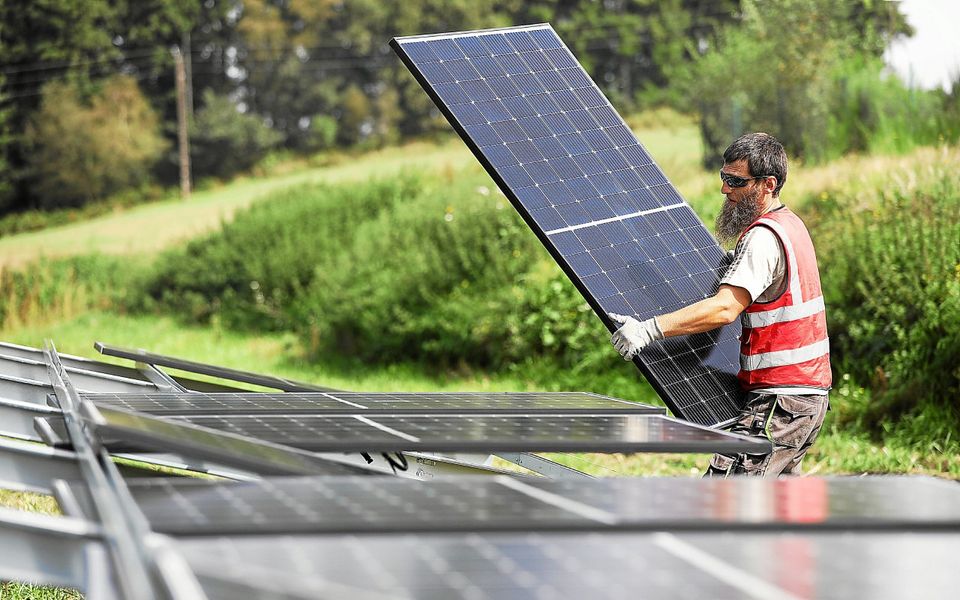 découvrez l'installation de panneaux photovoltaïques pour une énergie renouvelable et économique. profitez d'une solution durable qui réduit votre empreinte carbone tout en réalisant des économies sur vos factures d'électricité.