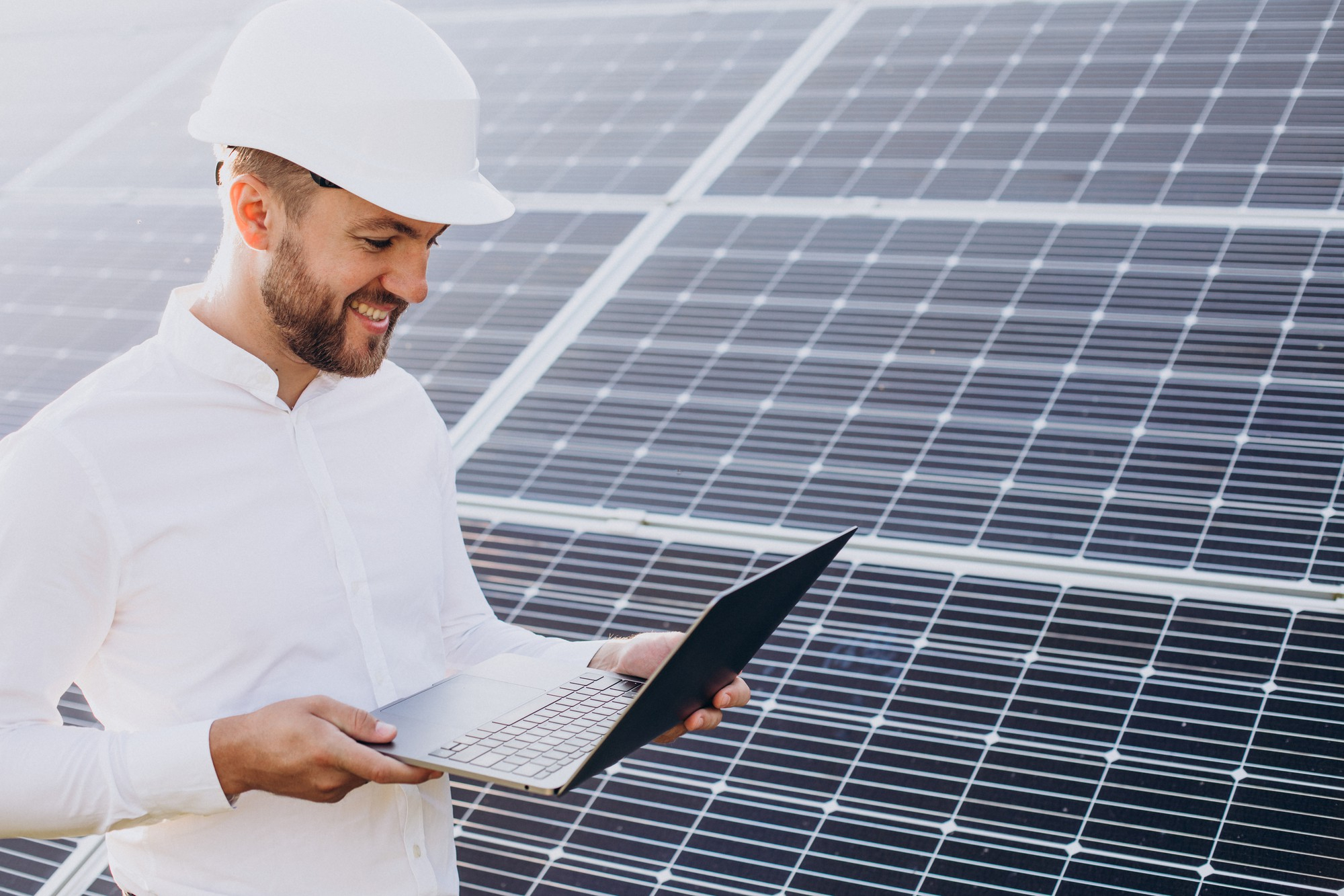 découvrez les opportunités d'investissement dans le photovoltaïque. apprenez comment les panneaux solaires peuvent non seulement réduire vos factures d'énergie, mais aussi générer des revenus à long terme grâce à des aides gouvernementales et à une demande croissante d'énergie renouvelable.