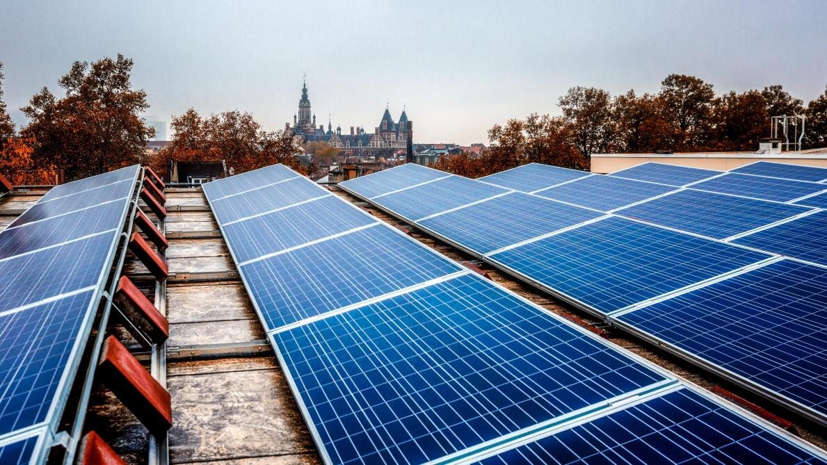 découvrez notre kit panneau solaire en belgique, alliant performance et durabilité. optimisez votre production d'énergie verte tout en réduisant vos factures d'électricité. idéal pour les particuliers et les entreprises, notre solution clé en main vous garantit des installations simples et rapides pour un avenir énergétique responsable.