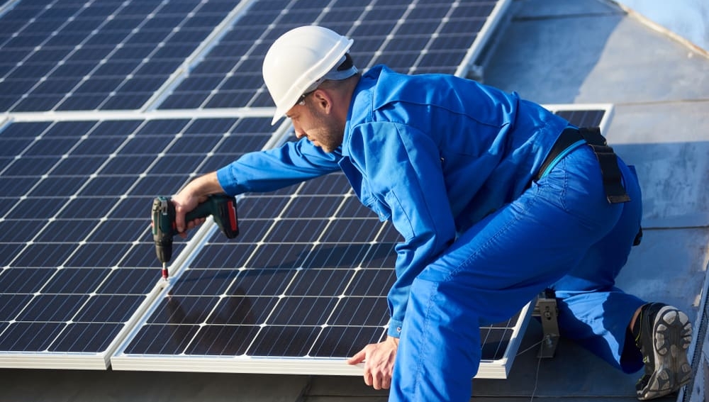 découvrez notre guide complet sur le kit solaire 3kw, idéal pour comprendre ses composants, son fonctionnement et les avantages qu'il offre pour une transition énergétique durable. informez-vous dès maintenant sur les économies d'énergie et l'autonomie énergétique avec ce système solaire performant.