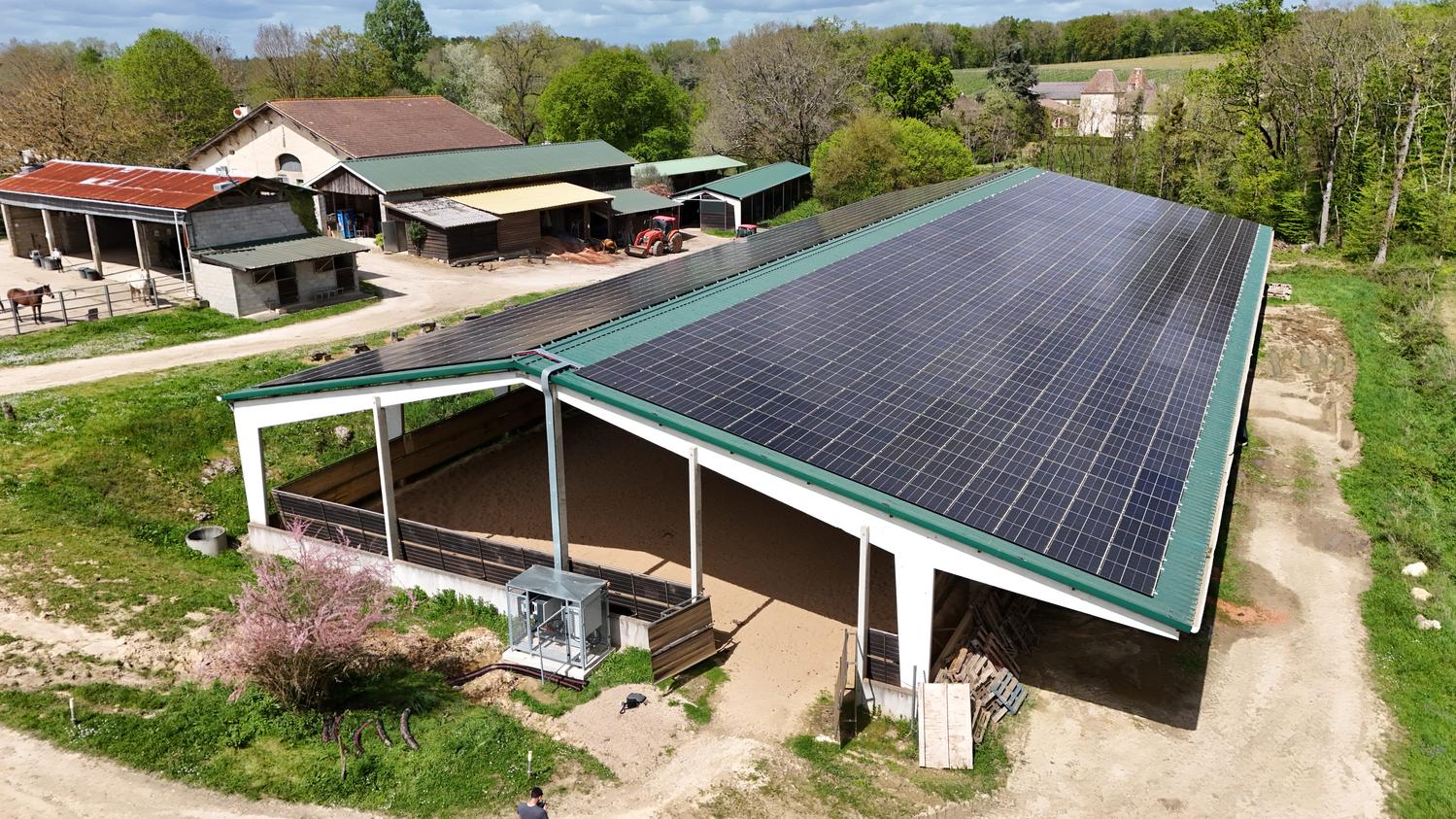 découvrez les lois et régulations encadrant l'installation de panneaux photovoltaïques en france. informez-vous sur les aides financières, les normes de sécurité et les démarches administratives pour optimiser votre projet énergétique durable.
