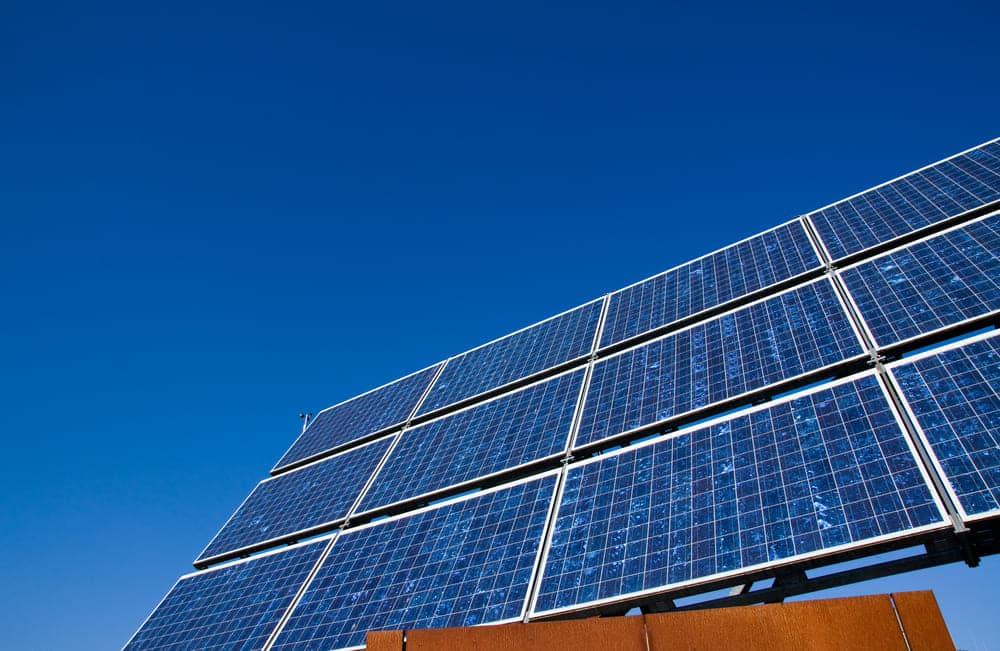 découvrez les panneaux photovoltaïques monocristallins performants, une solution durable et efficace pour produire de l'énergie solaire. maximisez votre rendement énergétique tout en contribuant à la protection de l'environnement grâce à ces technologies de pointe.