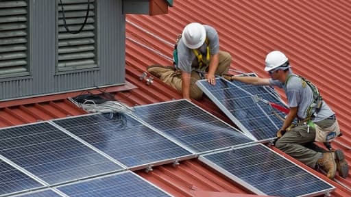 découvrez les panneaux solaires edf, une solution durable et économique pour produire votre propre électricité. profitez d'une énergie renouvelable tout en réduisant votre empreinte carbone. informez-vous sur les avantages, les offres et les installations disponibles pour répondre à vos besoins énergétiques.