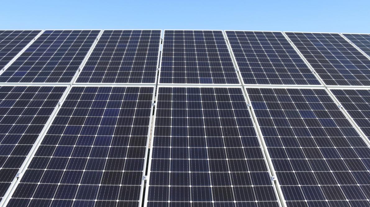 découvrez les panneaux solaires dans les lacs de champagne, une solution écologique et innovante pour produire de l'énergie renouvelable tout en préservant la beauté naturelle de cette région. informez-vous sur les avantages des installations solaires et comment elles contribuent à un avenir durable.