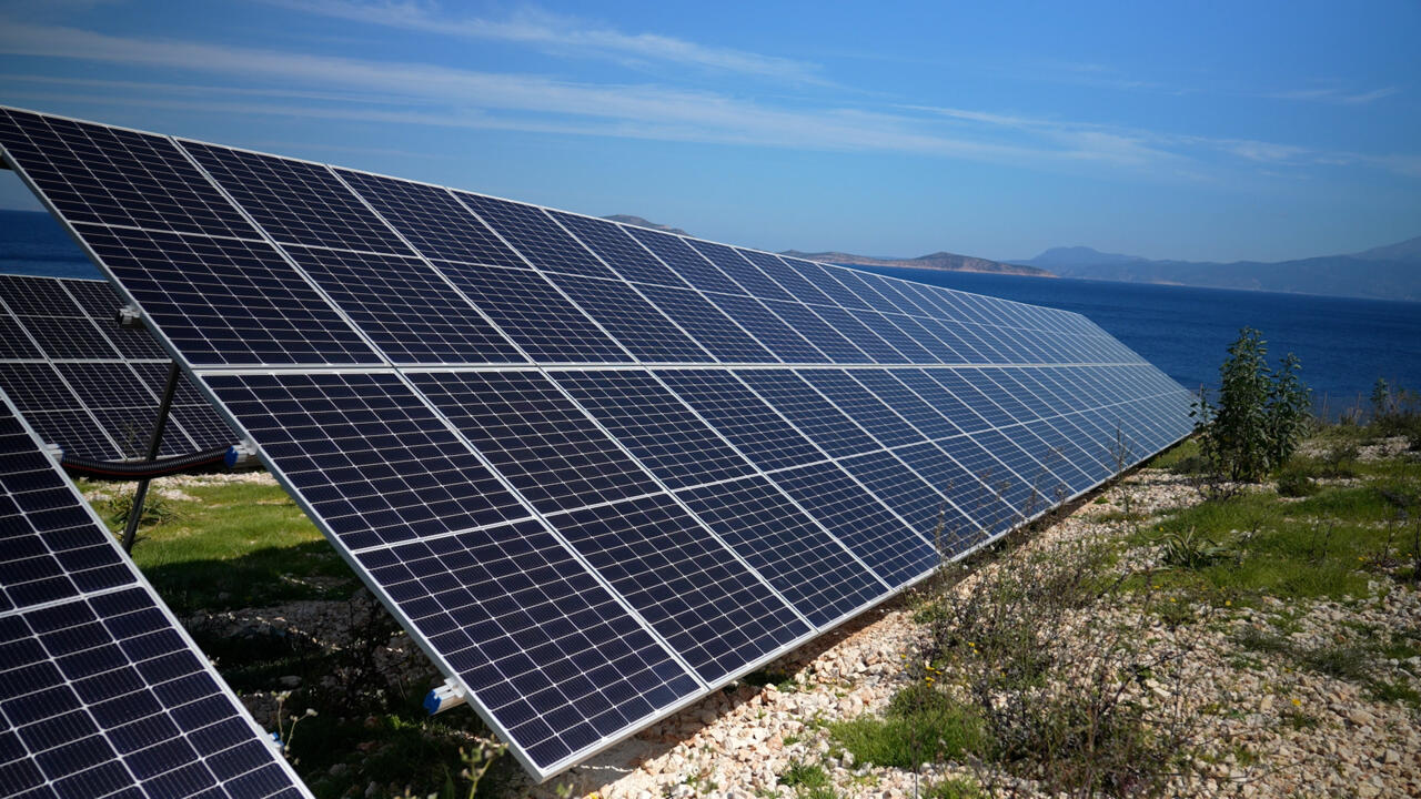 découvrez l'avenir du photovoltaïque en tunisie : innovations, avantages et perspectives de développement durable pour une énergie propre et renouvelable.