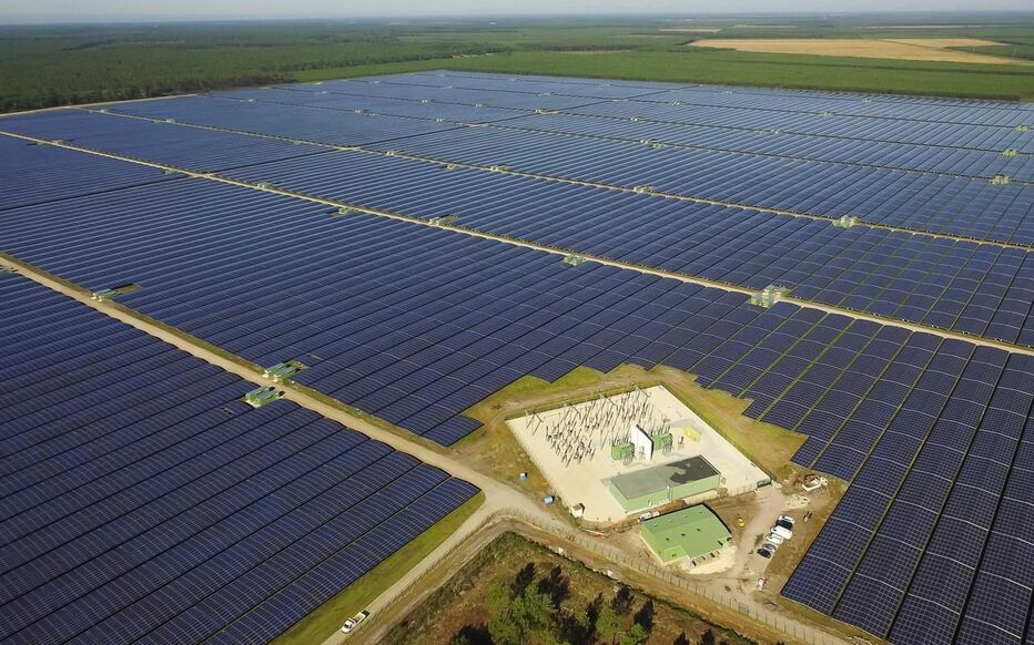 découvrez notre projet photovoltaïque innovant, qui transforme la lumière du soleil en énergie durables pour un avenir plus vert. engagez-vous dans la transition énergétique avec des solutions photovoltaïques efficaces et respectueuses de l'environnement.