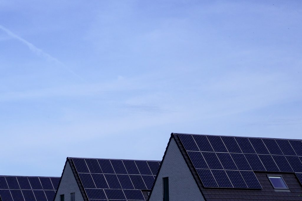 découvrez les meilleures réductions et aides disponibles pour l'installation de panneaux solaires en france. profitez d'un accompagnement financier pour réduire vos coûts et adoptez une énergie plus verte dès aujourd'hui !