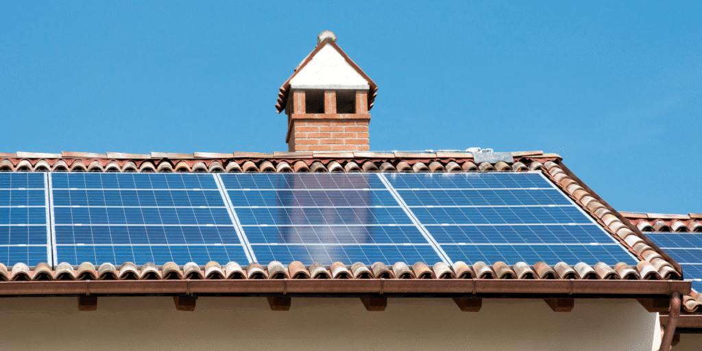 découvrez les avantages de l'autoconsommation énergétique : optimisez votre consommation d'énergie, réduisez vos factures et contribuez à un avenir durable en produisant votre propre électricité à partir de sources renouvelables.