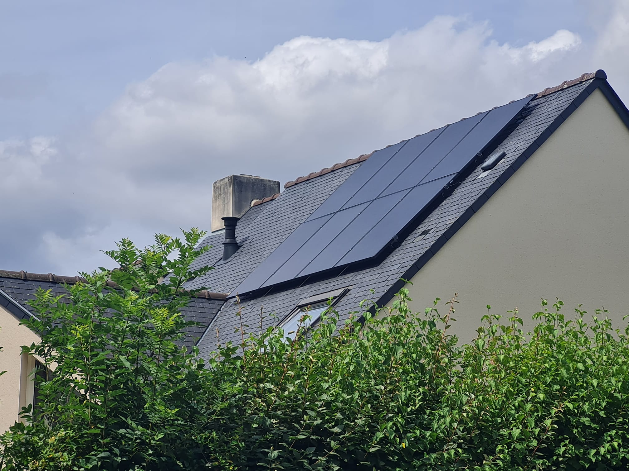 découvrez comment l'autoconsommation énergétique vous permet de produire votre propre électricité, réduisant vos factures et contribuant à un avenir durable. explorez les avantages et les solutions adaptées à vos besoins.