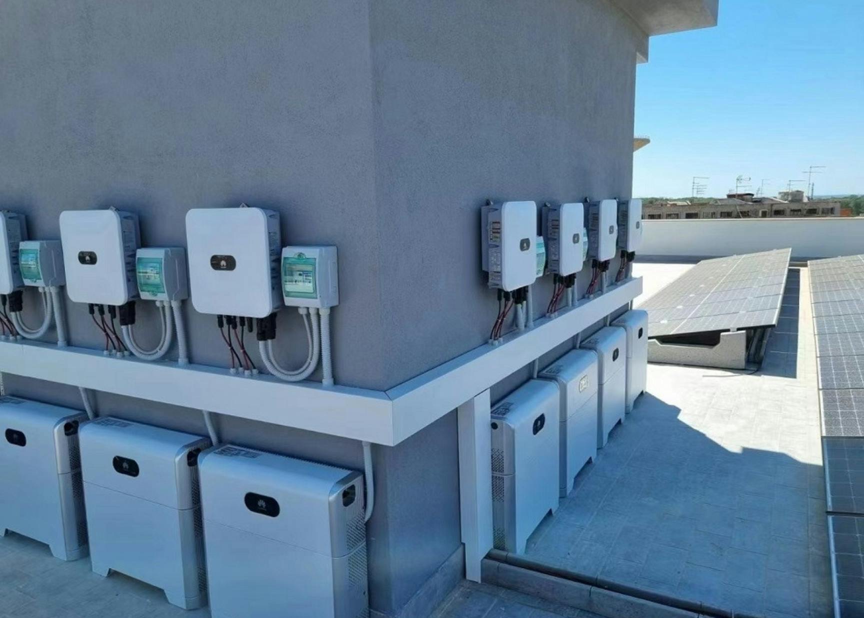 découvrez les nombreux avantages des batteries solaires : autonomisez votre maison, réduisez votre facture d'énergie, préservez l'environnement et garantissez une alimentation électrique fiable. optez pour une solution durable et économique!