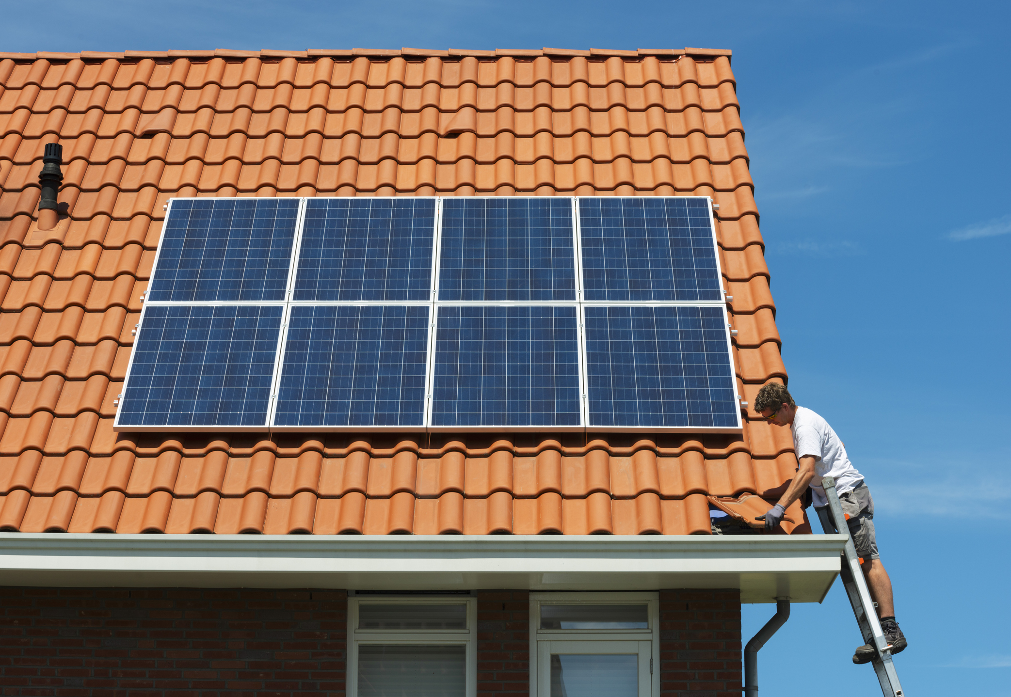 découvrez les nombreux avantages des panneaux photovoltaïques : économies d'énergie, réduction de l'empreinte carbone, augmentation de la valeur de votre propriété et indépendance énergétique. optez pour une solution durable et rentable pour votre maison ou votre entreprise.