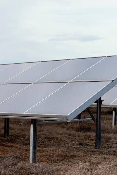 découvrez les nombreux avantages des panneaux solaires au sol : installation facile, réduction des coûts énergétiques, performance optimisée et respect de l'environnement. transformez votre espace extérieur en source d'énergie renouvelable et contribuez à un avenir durable.