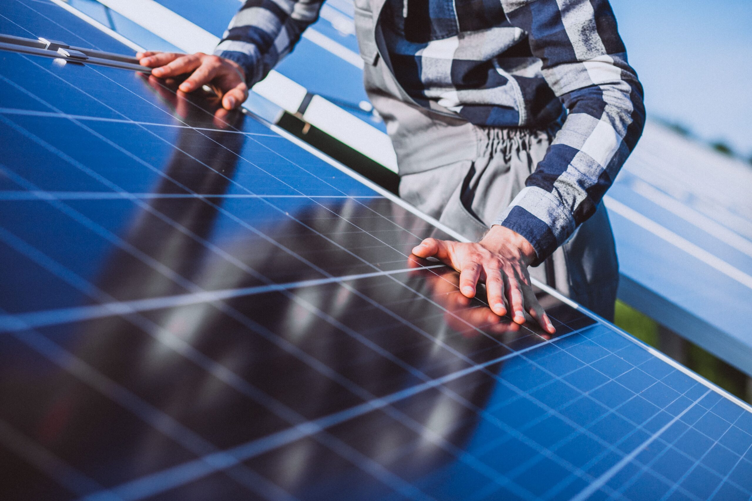 découvrez les nombreux avantages des panneaux photovoltaïques : une source d'énergie renouvelable, des économies sur votre facture d'électricité, une réduction de votre empreinte carbone et une valorisation de votre patrimoine. optez pour une solution durable et économique dès aujourd'hui !
