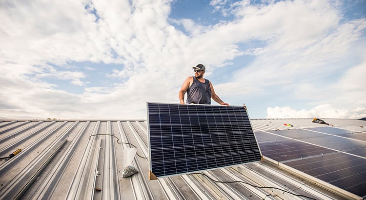 découvrez les avantages des panneaux photovoltaïques : une source d'énergie renouvelable, des économies sur vos factures d'électricité, une réduction de votre empreinte carbone et une valorisation de votre patrimoine. passez à l'énergie solaire pour un avenir durable !