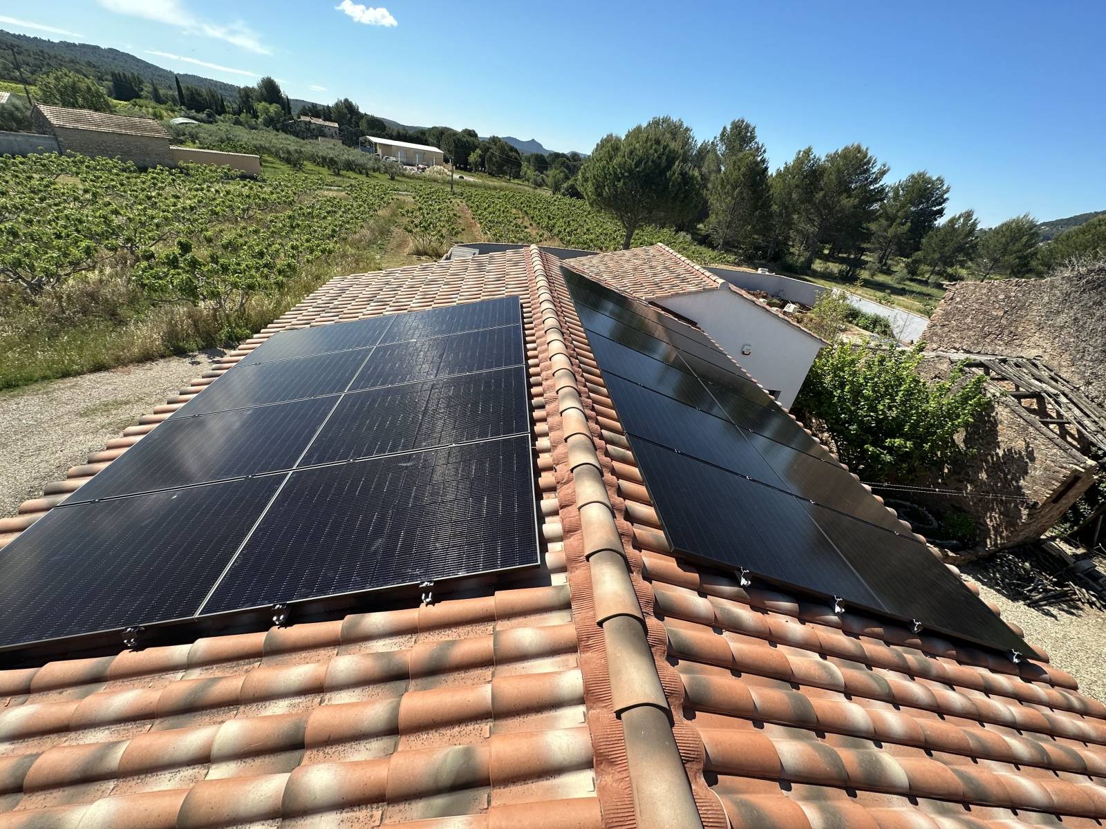 découvrez les nombreux avantages de l'énergie solaire à aix-en-provence. profitez d'économies sur vos factures d'électricité, d'un impact environnemental réduit et d'une valorisation de votre bien immobilier tout en contribuant à un avenir durable.