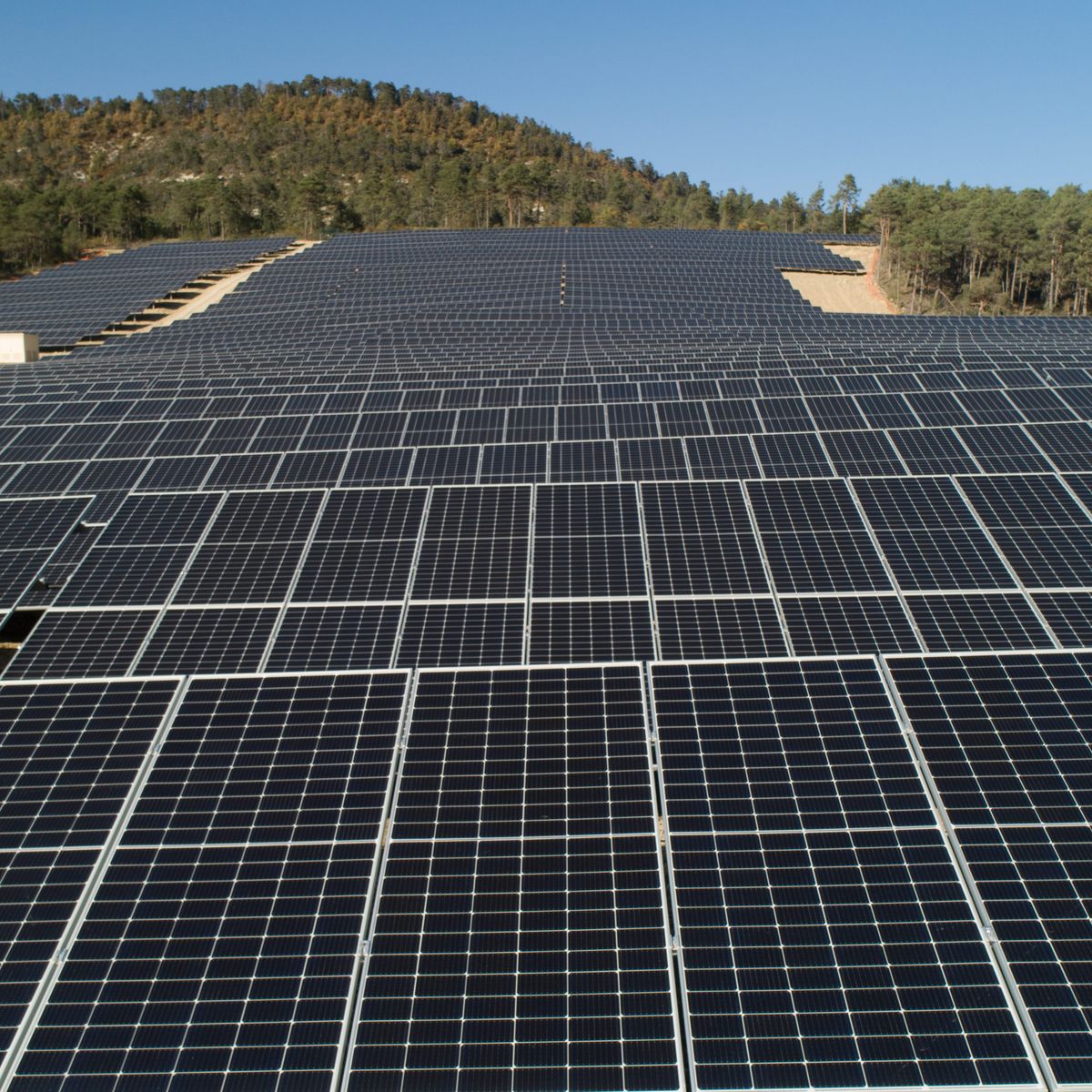 découvrez comment l'avenir des panneaux photovoltaïques transforme les villes en espaces durables et écoresponsables. apprenez les avantages de l'énergie solaire pour l'urbanisme et l'impact sur l'environnement.