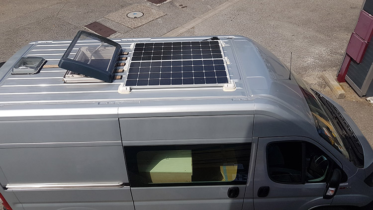 découvrez comment les panneaux solaires peuvent transformer votre expérience en camping-car. profitez d'une autonomie énergétique et d'un confort optimal lors de vos voyages. obtenez des conseils pour choisir le système solaire adapté à votre véhicule et partez à l'aventure en toute sérénité.