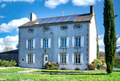 découvrez l'harmonie entre nature et technologie avec notre guide sur le calme rural photovoltaïque. explorez comment l'énergie solaire transforme les zones rurales en un havre de paix durable, alliant tranquillité et innovation écologique.