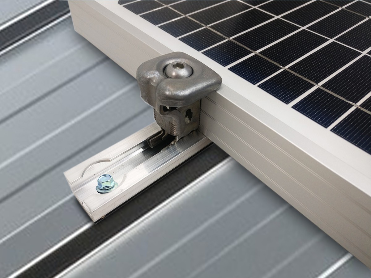 découvrez les différents types d'attaches pour panneaux solaires afin d'optimiser l'installation de vos équipements. choisissez la solution adaptée à votre toit et assurez une performance maximale de votre système solaire.