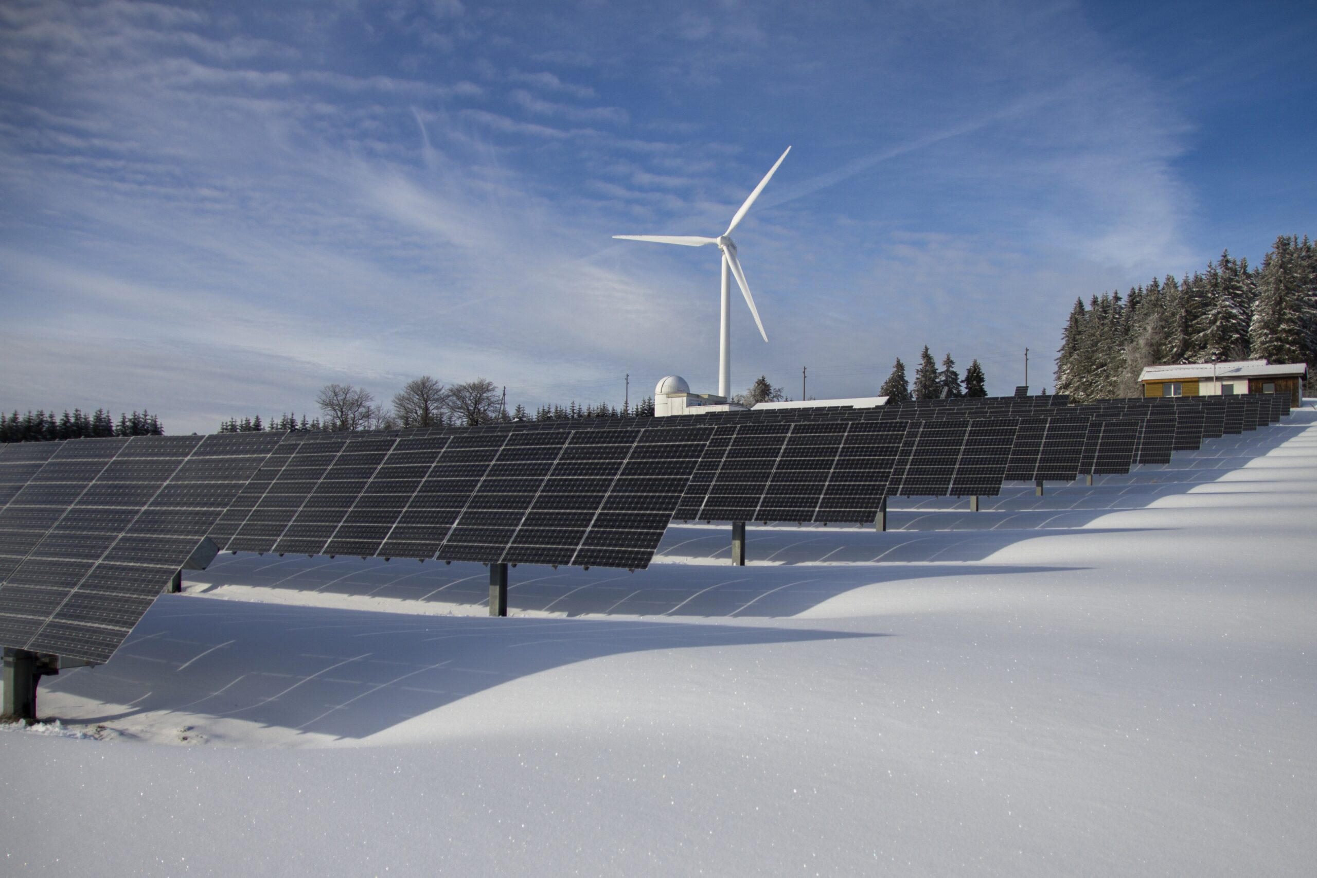 découvrez les différents conflits liés aux panneaux photovoltaïques, des enjeux environnementaux aux débats sur l'occupation des terres. informez-vous sur les intérêts divergents et les solutions possibles pour un développement durable de l'énergie solaire.