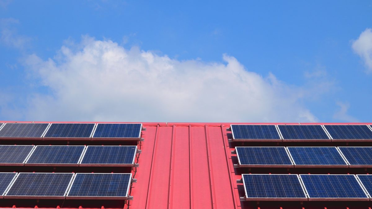 découvrez comment les panneaux solaires peuvent vous faire réaliser des économies significatives sur vos factures d'énergie. apprenez les avantages financiers et environnementaux de l'énergie solaire, et transformez votre maison en une source d'énergie durable.