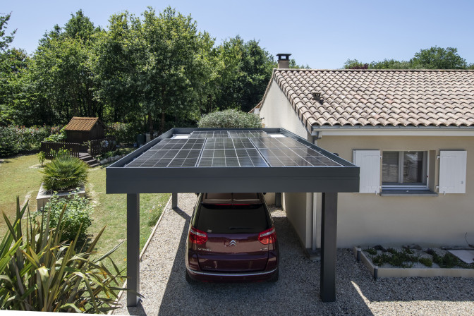 découvrez l'esthétique des panneaux photovoltaïques, alliant performance énergétique et design moderne. apprenez comment ces solutions innovantes peuvent embellir votre toiture tout en réduisant votre empreinte carbone.