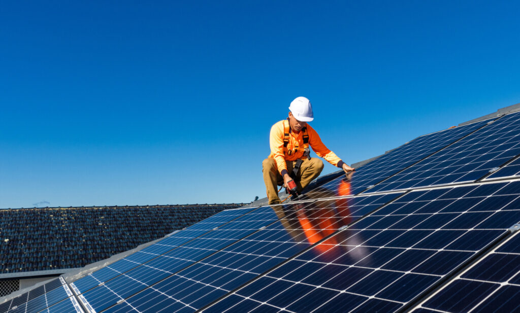 découvrez nos études de faisabilité photovoltaïques, conçues pour évaluer le potentiel solaire de votre projet et maximiser votre investissement en énergie renouvelable.