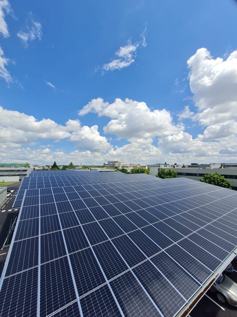 découvrez comment évaluer l'efficacité et la performance de vos panneaux photovoltaïques. notre guide complet vous offre des conseils pratiques pour optimiser l'énergie solaire de votre installation et maximiser vos économies.