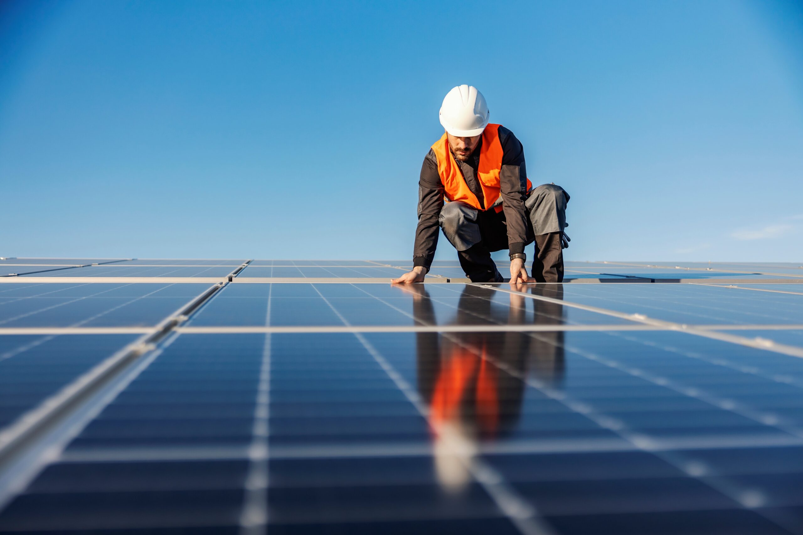 découvrez le financement participatif photovoltaïque, une solution innovante pour investir dans des projets solaires. participez à la transition énergétique tout en bénéficiant d'une rentabilité attractive. rejoignez une communauté engagée pour un avenir durable grâce à des projets photovoltaïques adaptés à vos valeurs.