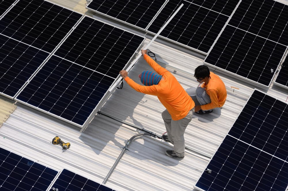 découvrez notre guide complet sur les panneaux solaires : installation, fonctionnement, avantages et conseils pour optimiser votre production d'énergie renouvelable. transformez votre espace en un acteur de la transition énergétique dès aujourd'hui !