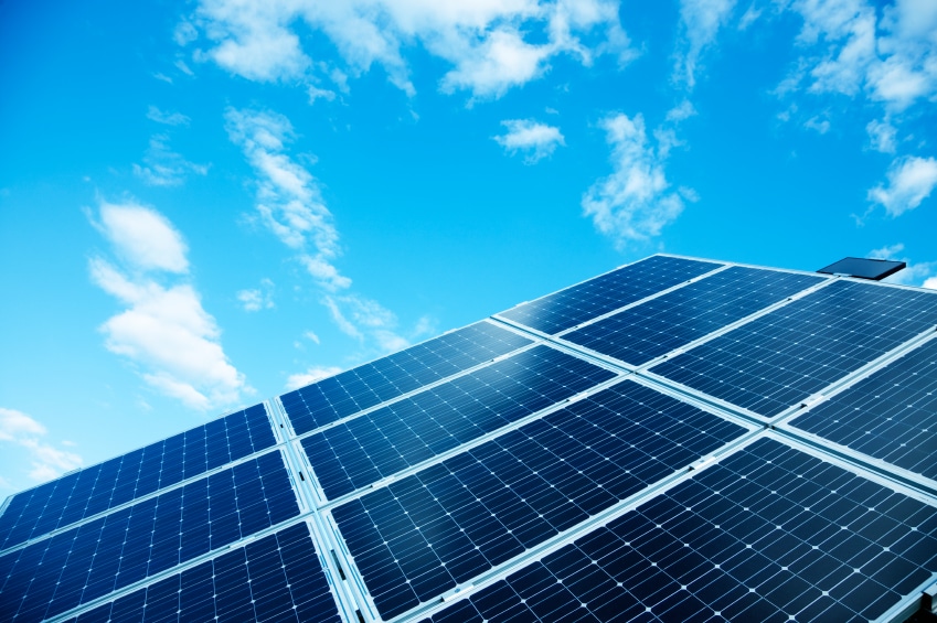 découvrez notre guide complet sur les panneaux photovoltaïques : conseils d'installation, avantages, coût, et rendement énergétique pour maximiser votre investissement dans l'énergie solaire.