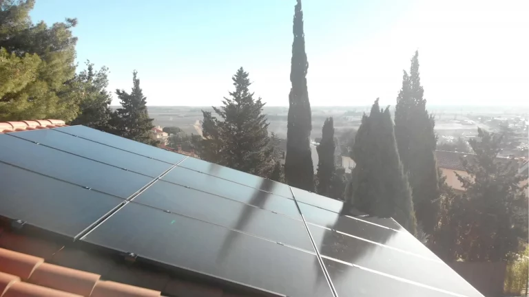 découvrez notre guide complet sur les systèmes photovoltaïques : principes de fonctionnement, avantages, installation et choix des équipements. maximisez la production d'énergie solaire et réduisez votre empreinte écologique grâce à des conseils pratiques et des informations précises.