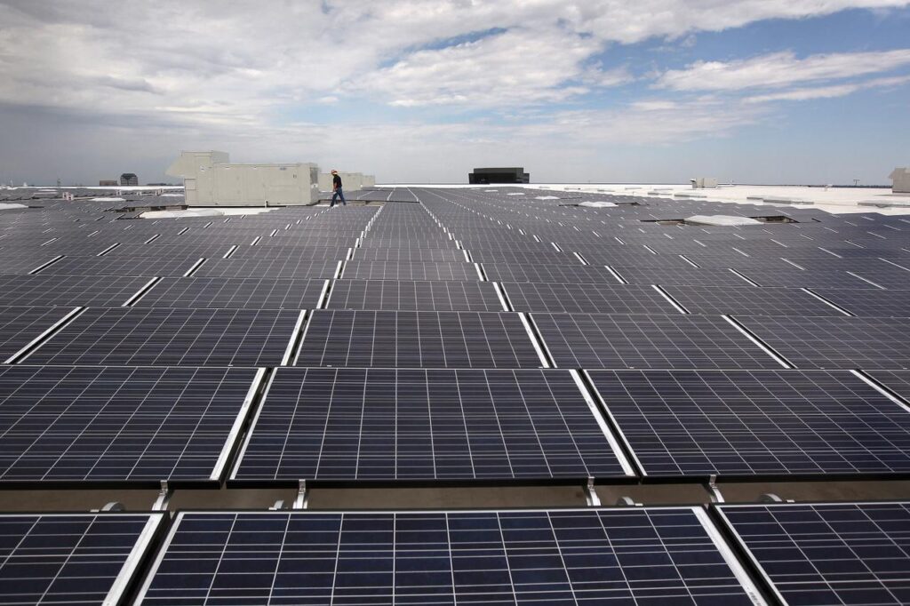 découvrez comment ikea intègre les panneaux solaires dans sa vision durable. explorez les solutions d'énergie renouvelable proposées par la marque suédoise pour réduire votre empreinte carbone et économiser sur vos factures d'électricité.