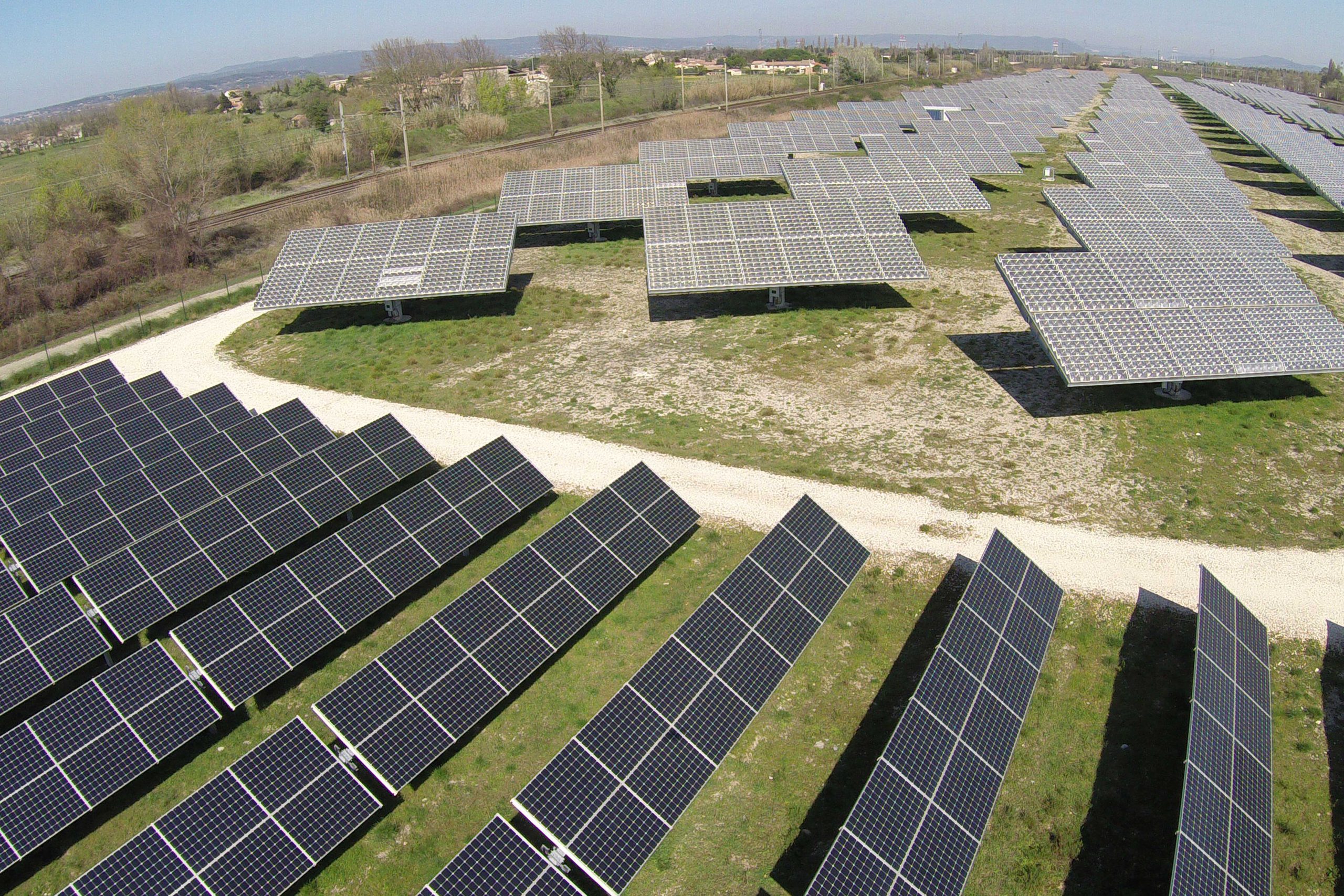 découvrez les dernières innovations photovoltaïques qui transforment le secteur de l'énergie renouvelable. explorez des technologies de pointe, des solutions durables et des stratégies pour maximiser l'efficacité de l'énergie solaire.