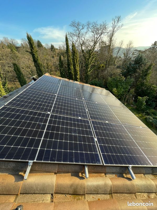découvrez notre service d'installation solaire de 3 kwc, conçu pour maximiser l'efficacité énergétique de votre maison. profitez d'une énergie propre et renouvelable tout en réduisant vos factures d'électricité. contactez-nous pour un devis personnalisé et commencez votre transition vers une énergie durable.