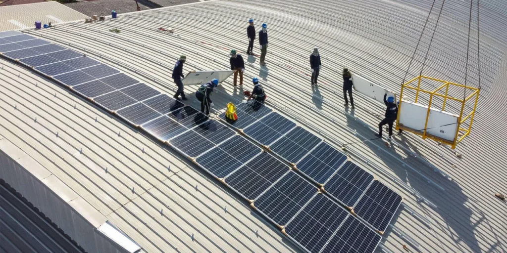 découvrez comment installer des panneaux photovoltaïques chez vous pour bénéficier d'une énergie renouvelable et réduire vos factures d'électricité. suivez nos conseils pratiques et astuces pour une installation réussie et respectueuse de l'environnement.