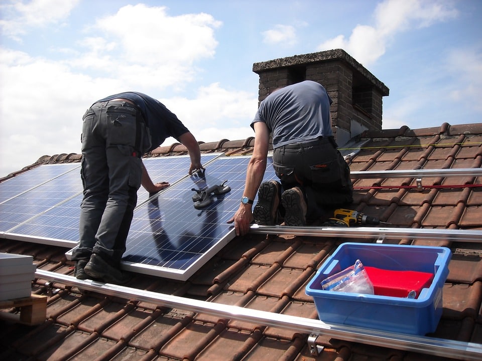 découvrez notre guide complet pour installer des panneaux photovoltaïques. apprenez les étapes essentielles, les conseils pratiques et les avantages de l'énergie solaire pour rendre votre maison plus éco-responsable.